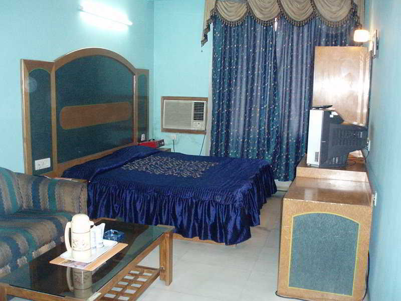 Fabhotel Ashu Palace Karol Bagh Delhi  Room photo
